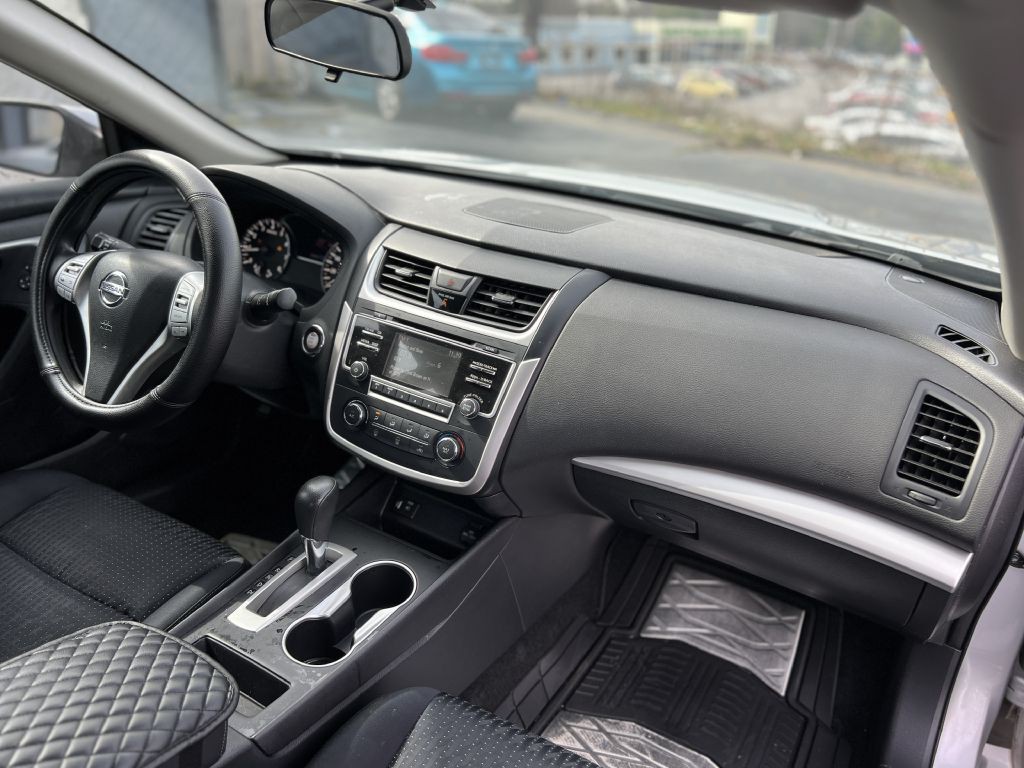 2016 Nissan Altima Image 15