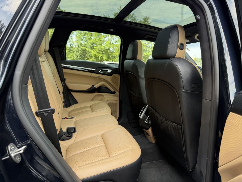 2016 Porsche Cayenne Image 15