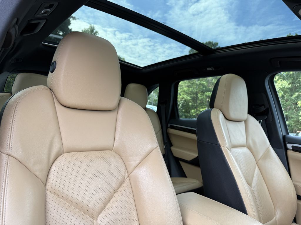 2016 Porsche Cayenne Image 19
