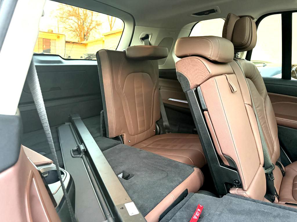 2020 BMW X7 Image 16