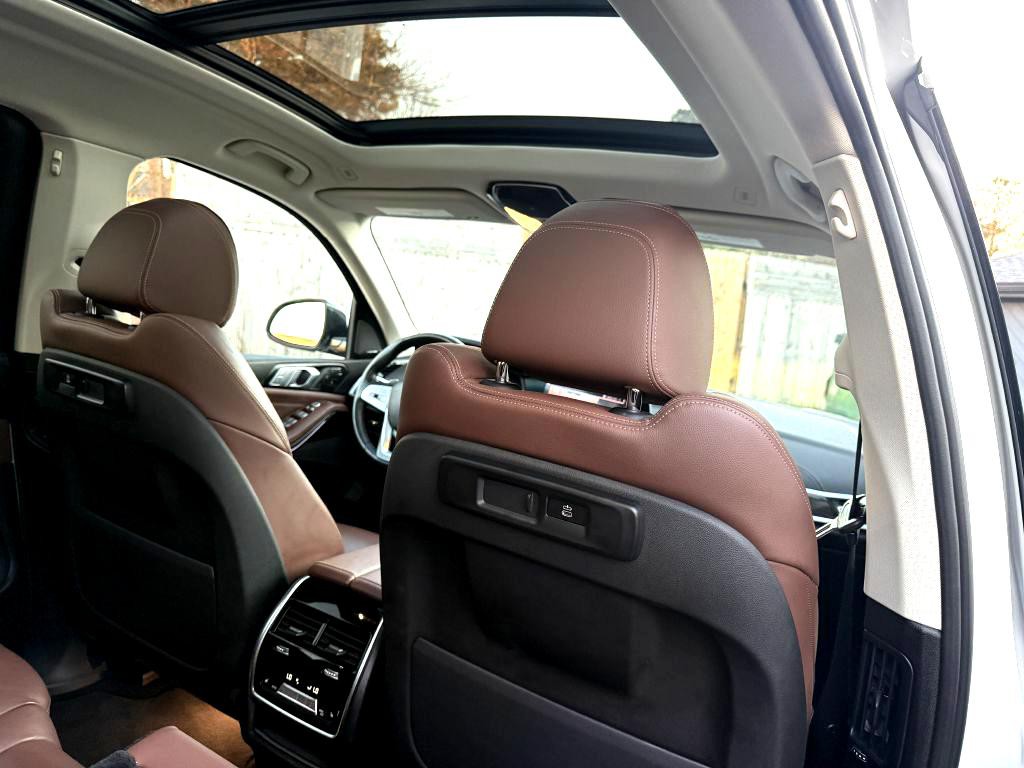 2020 BMW X7 Image 17