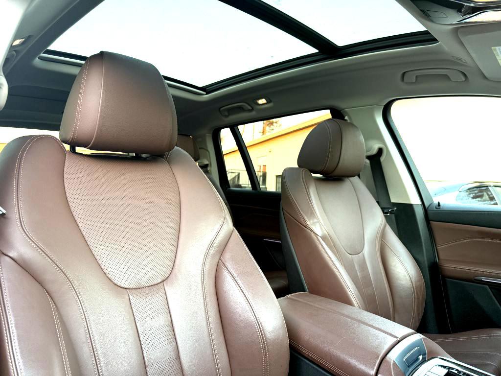 2020 BMW X7 Image 21