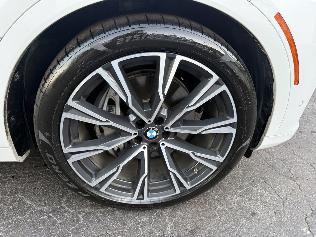 2020 BMW X7 Image 22
