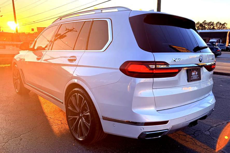 2020 BMW X7 Image 6