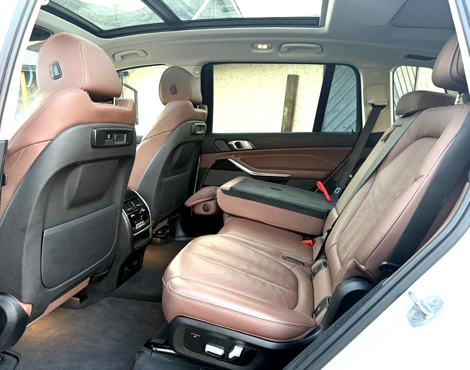 2020 BMW X7 Image 13