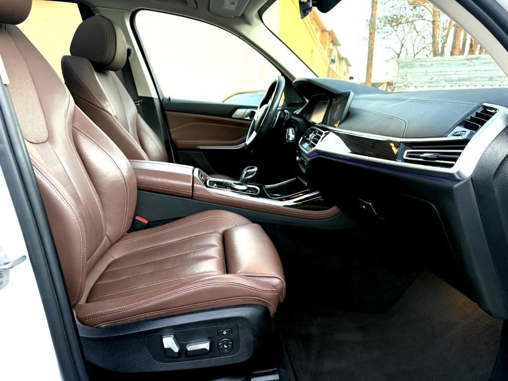 2020 BMW X7 Image 20