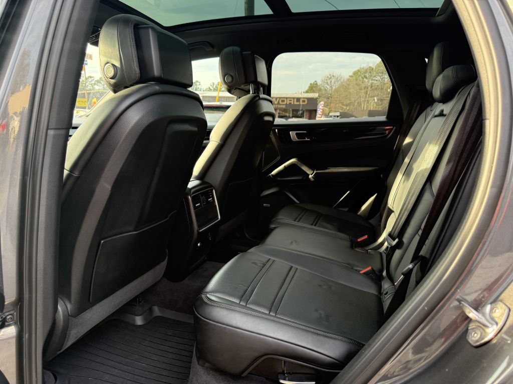 2020 Porsche Cayenne Image 13
