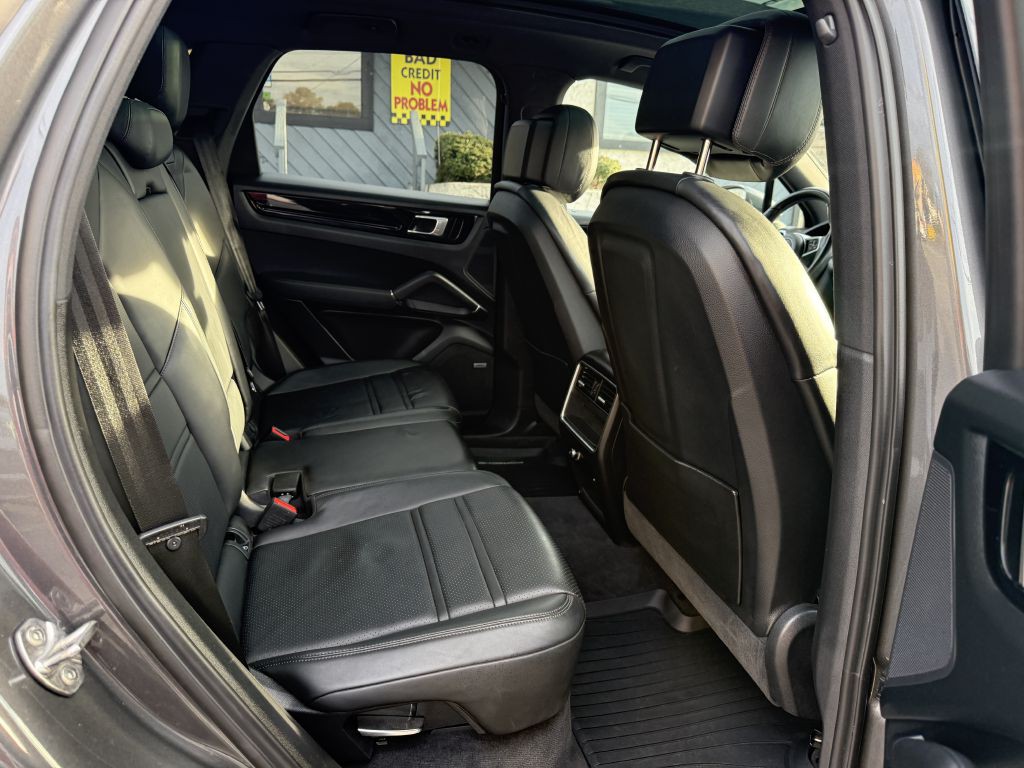 2020 Porsche Cayenne Image 14