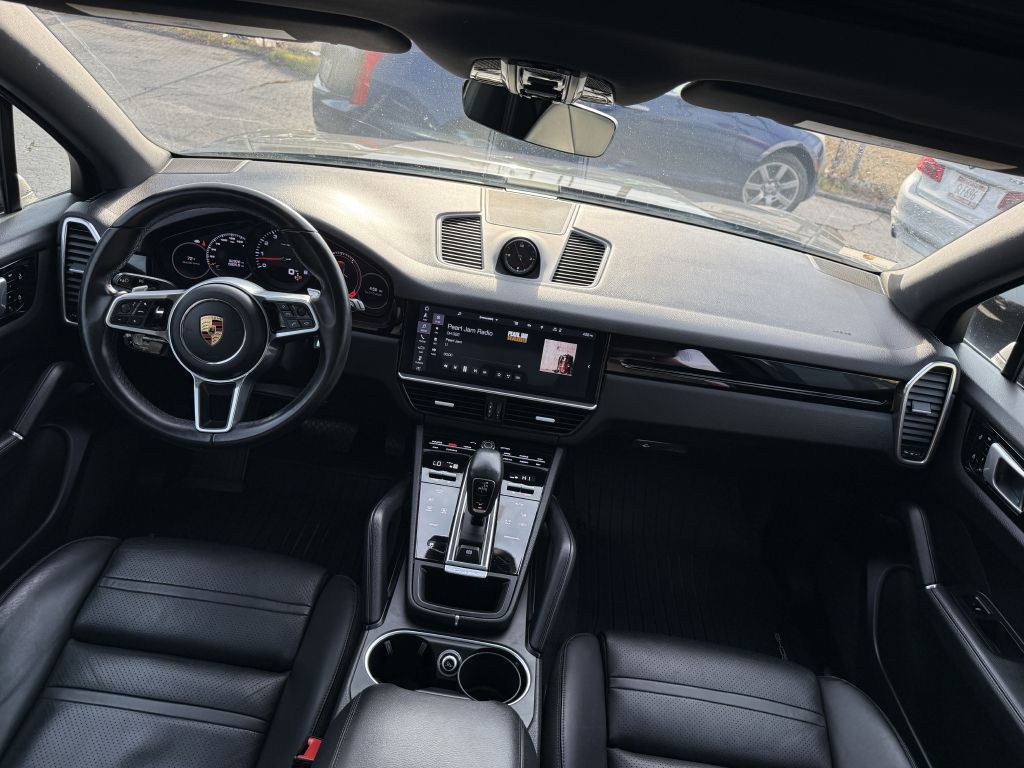 2020 Porsche Cayenne Image 16