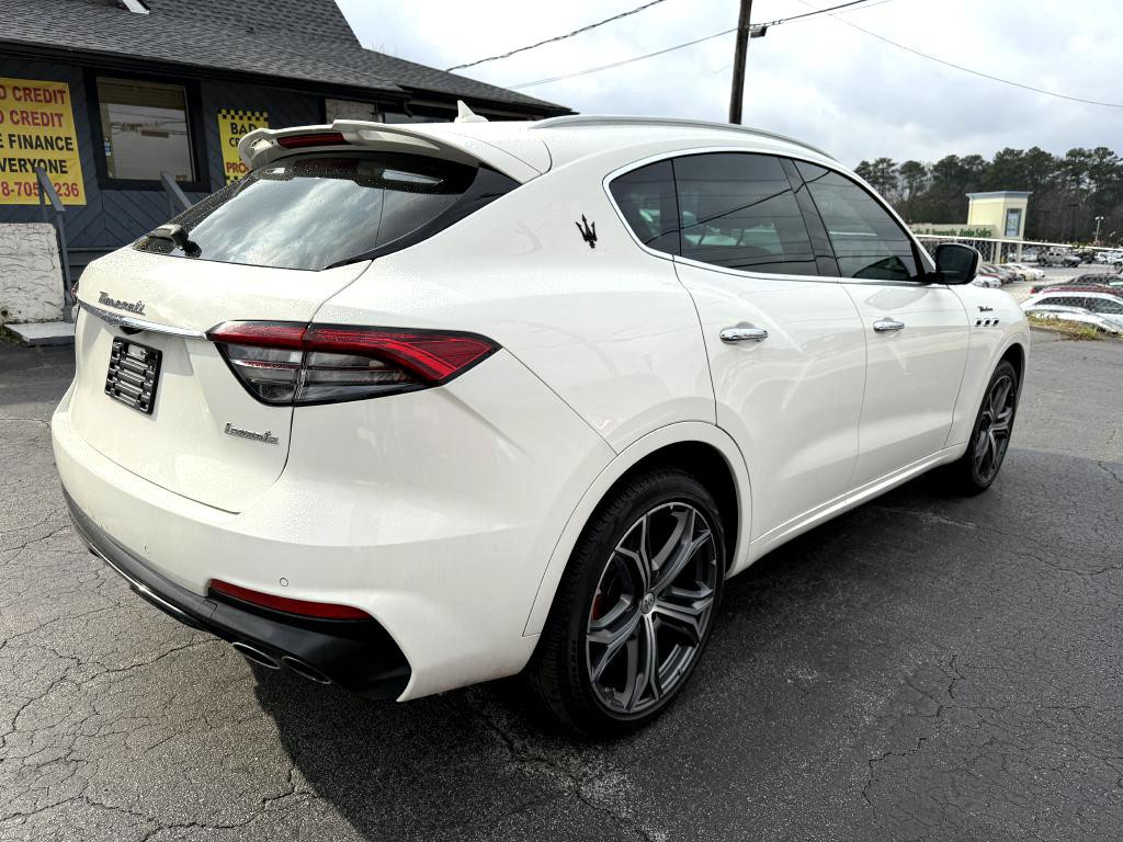 2022 Maserati Levante Image 4