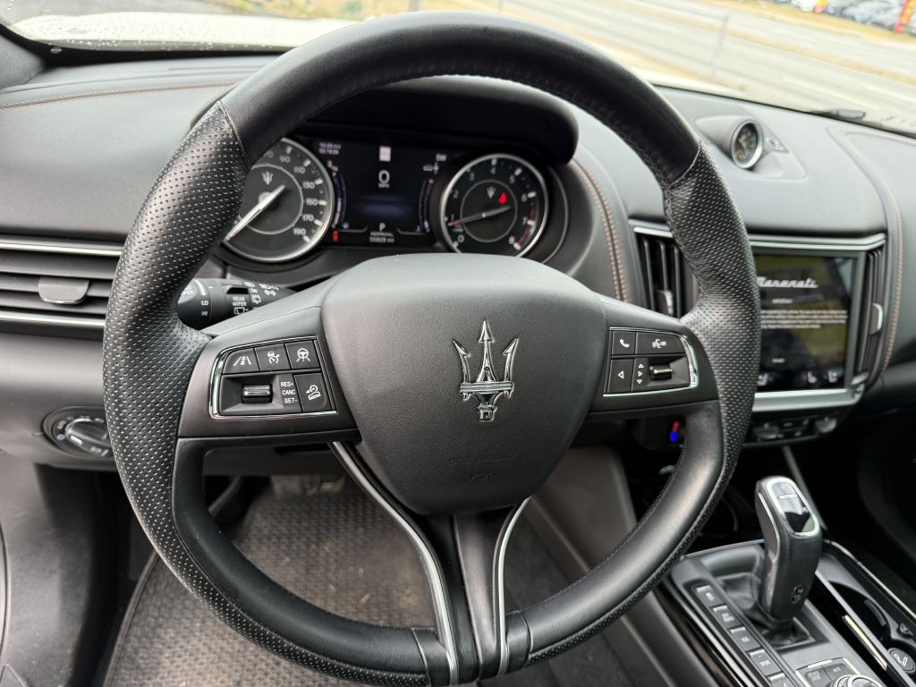 2022 Maserati Levante Image 9