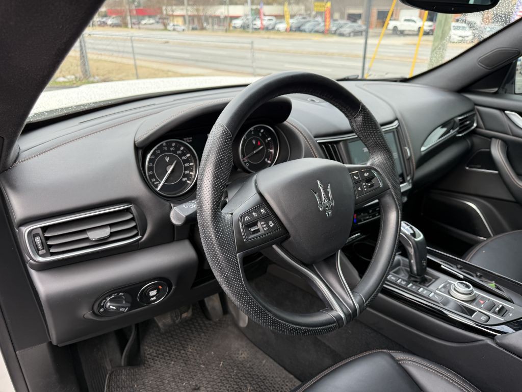 2022 Maserati Levante Image 10