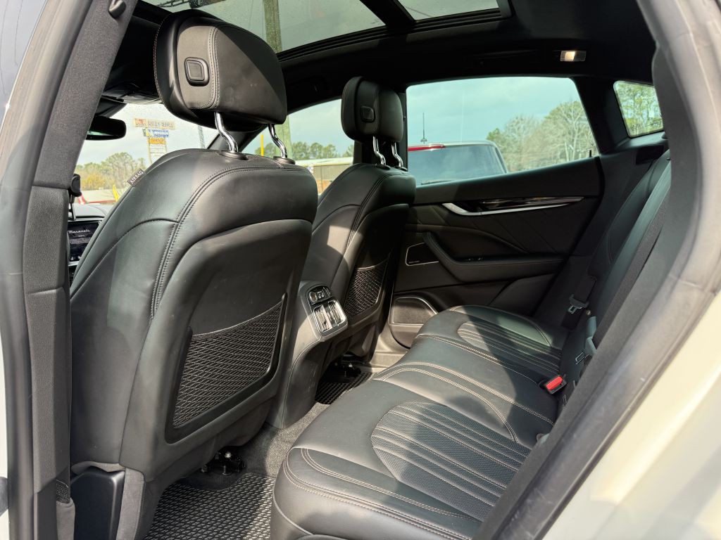 2022 Maserati Levante Image 12