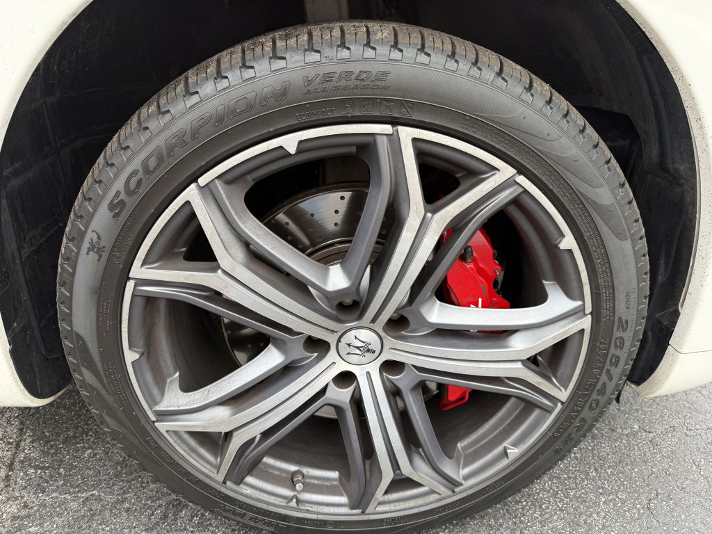 2022 Maserati Levante Image 20