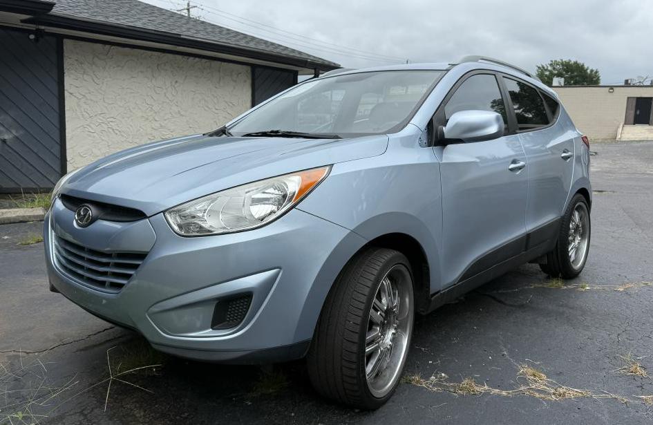 2011 Hyundai Tucson Image 1