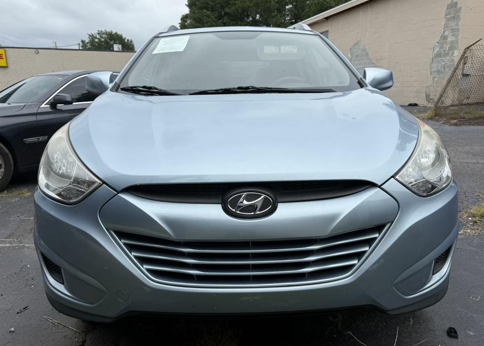 2011 Hyundai Tucson Image 2