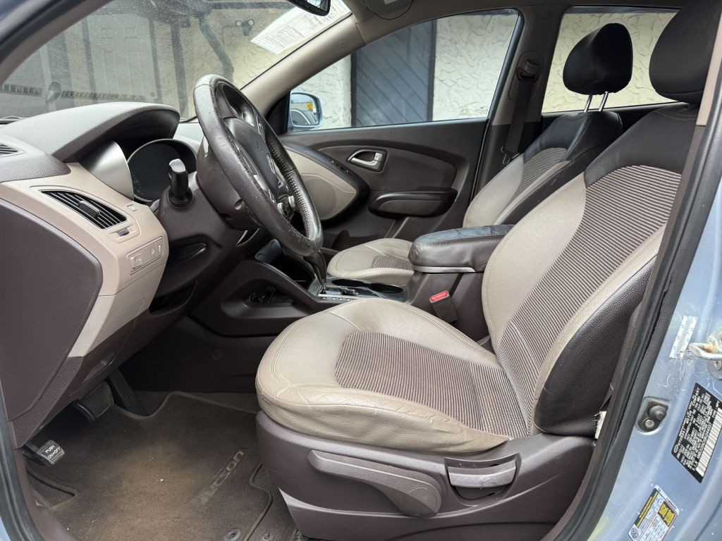 2011 Hyundai Tucson Image 7