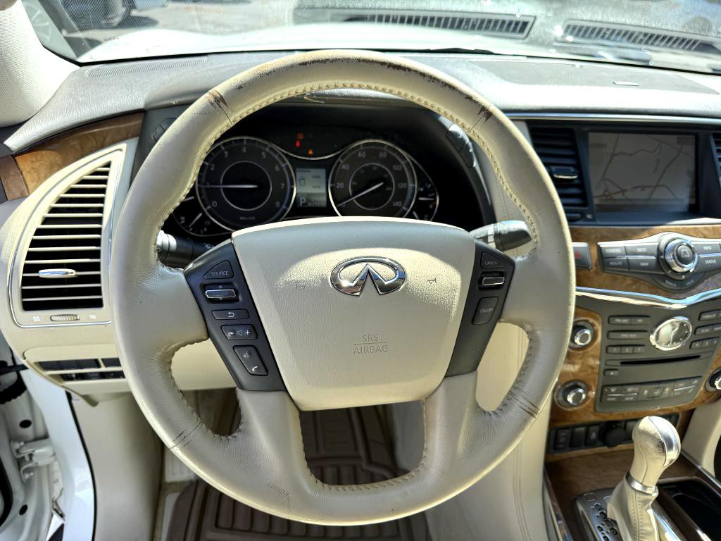 2011 INFINITI QX56 Image 10