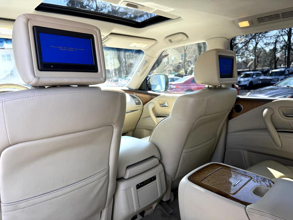 2011 INFINITI QX56 Image 14