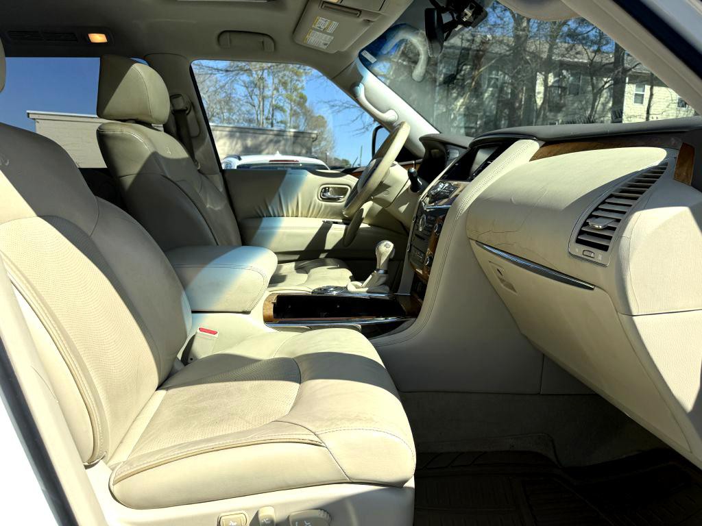 2011 INFINITI QX56 Image 20