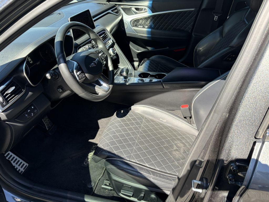 2020 Genesis G70 Image 8
