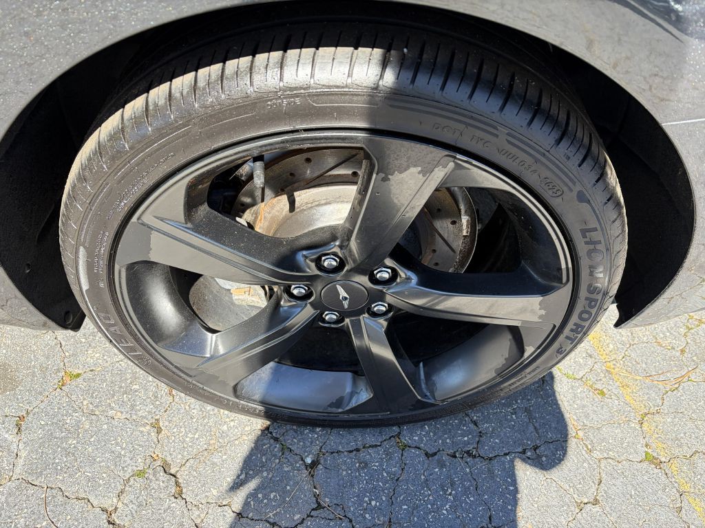 2020 Genesis G70 Image 10