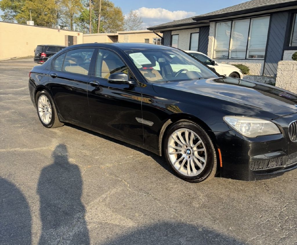 2013 BMW 7 Series Image 3