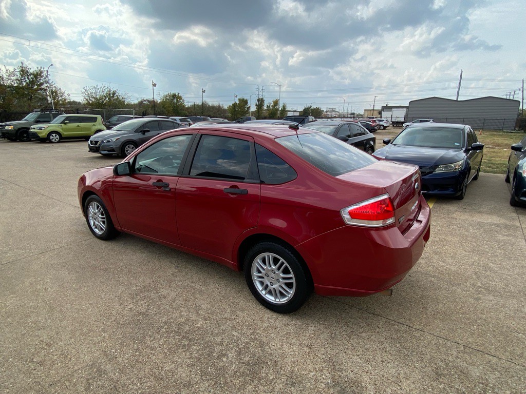 2011 Ford Focus Image 4