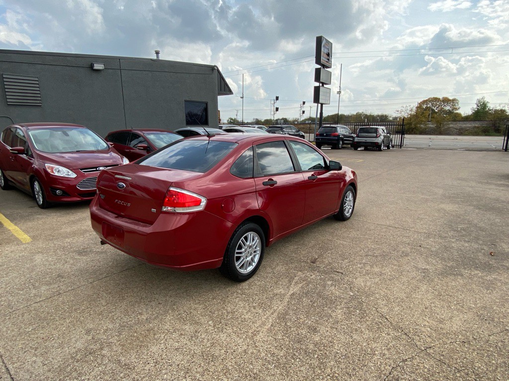 2011 Ford Focus Image 6