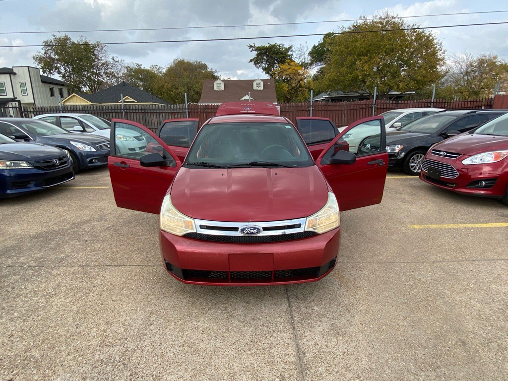 2011 Ford Focus Image 8