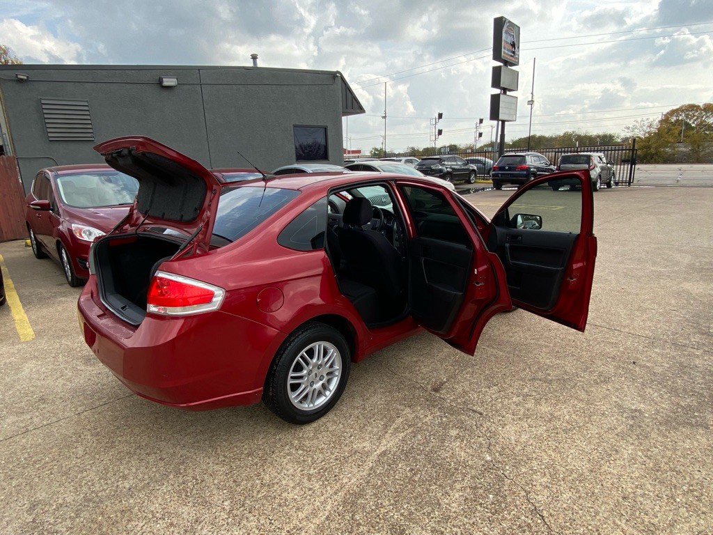 2011 Ford Focus Image 12