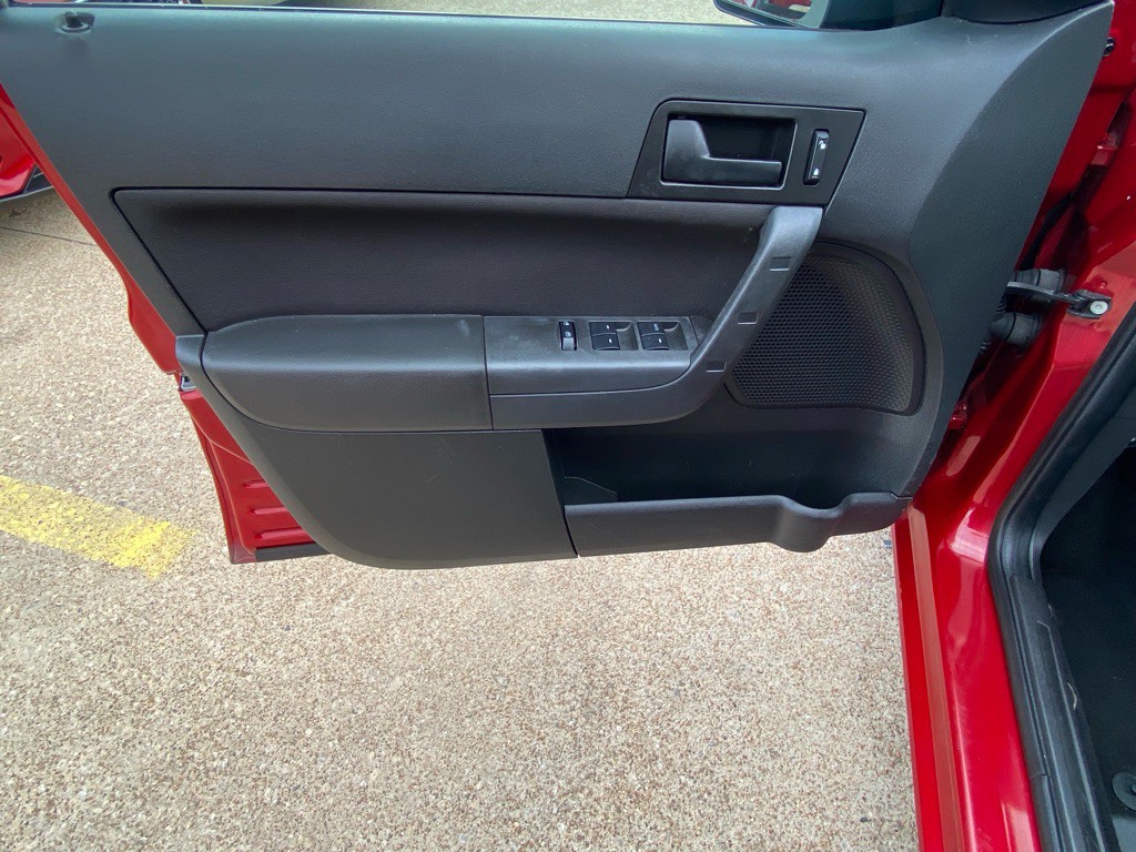 2011 Ford Focus Image 13