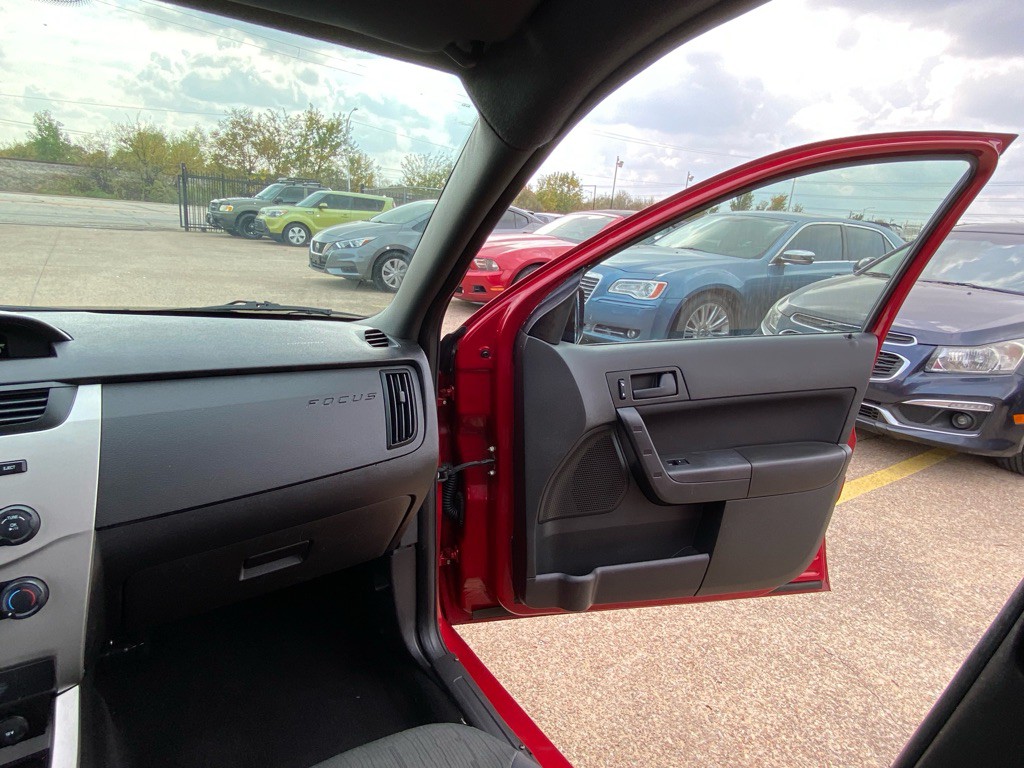 2011 Ford Focus Image 21