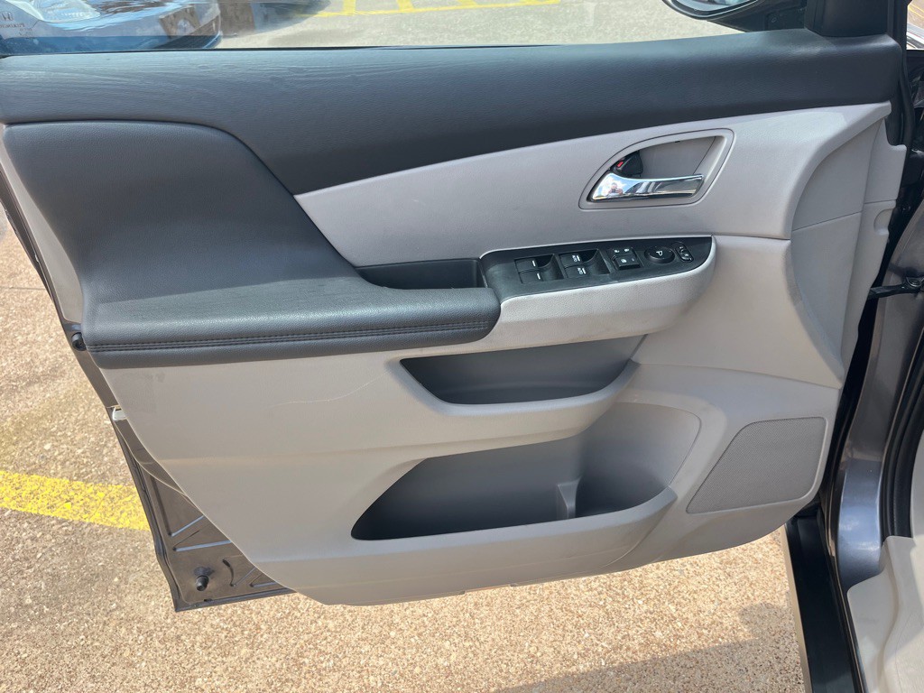 2016 Honda Odyssey Image 13