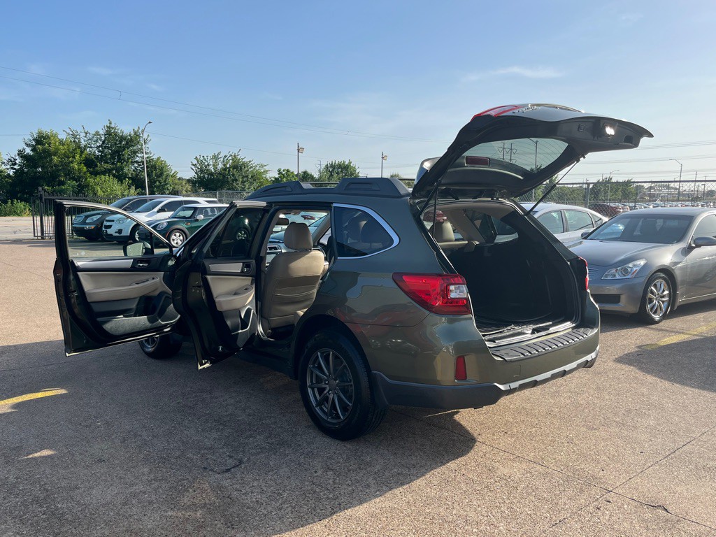2015 Subaru Outback Image 10