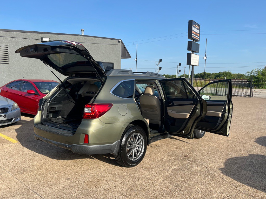 2015 Subaru Outback Image 12