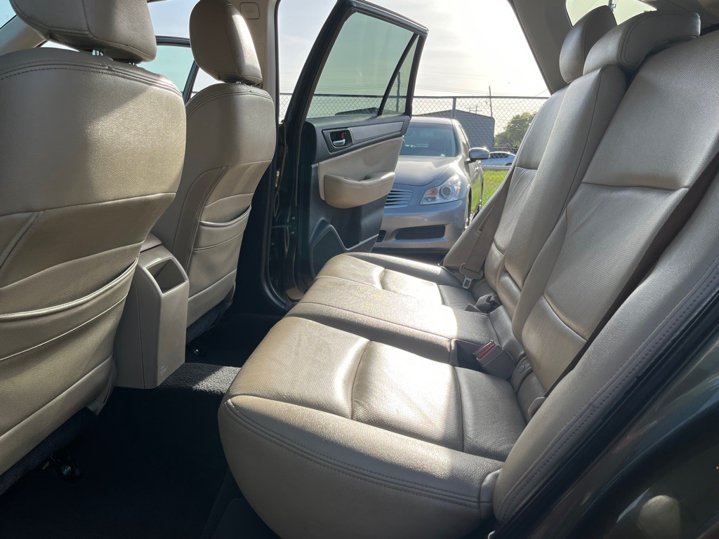 2015 Subaru Outback Image 16