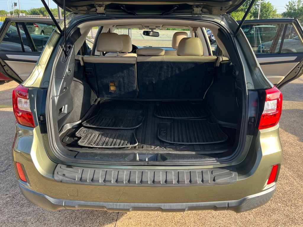 2015 Subaru Outback Image 17