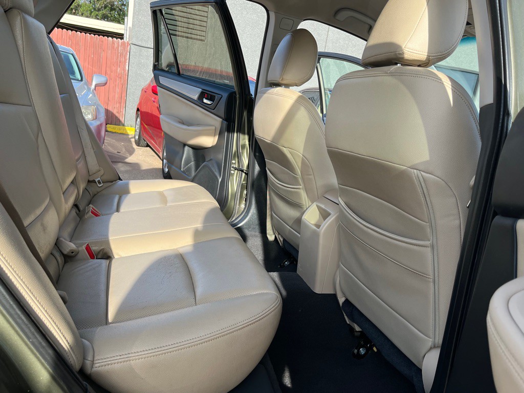 2015 Subaru Outback Image 18