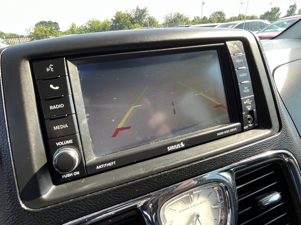 2012 Chrysler Town & Country Image 29