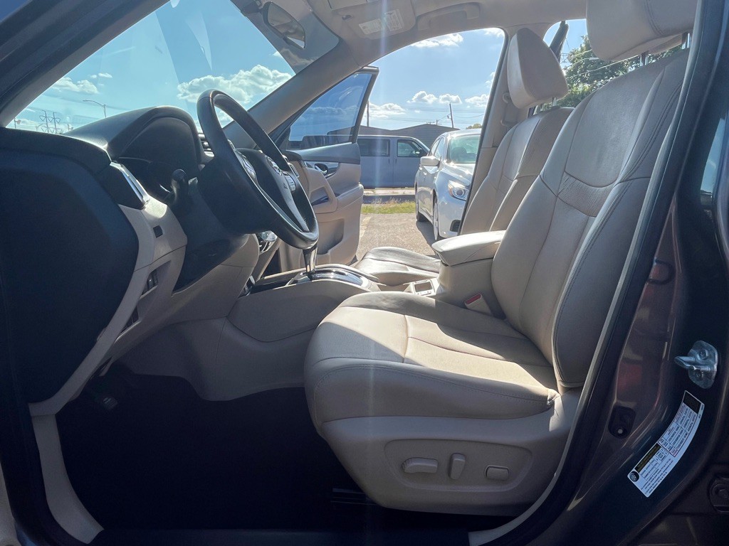 2016 Nissan Rogue Image 15