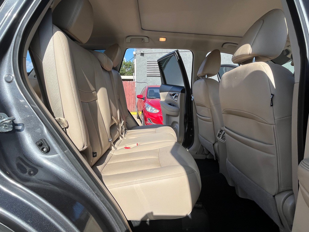 2016 Nissan Rogue Image 18