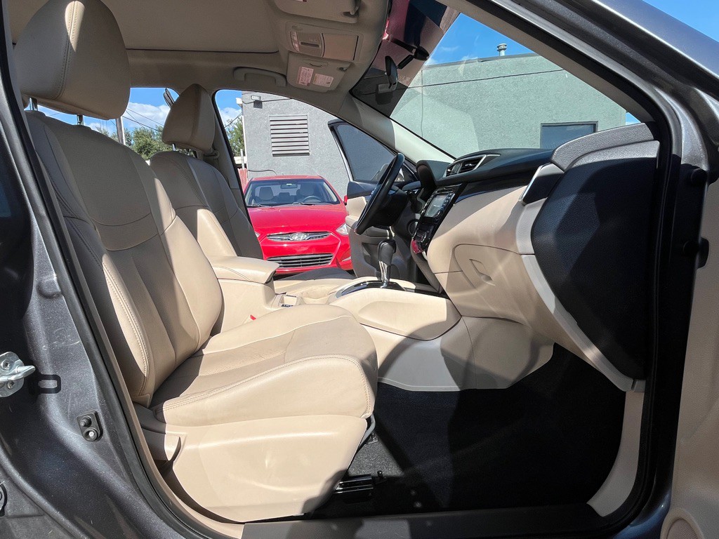 2016 Nissan Rogue Image 19