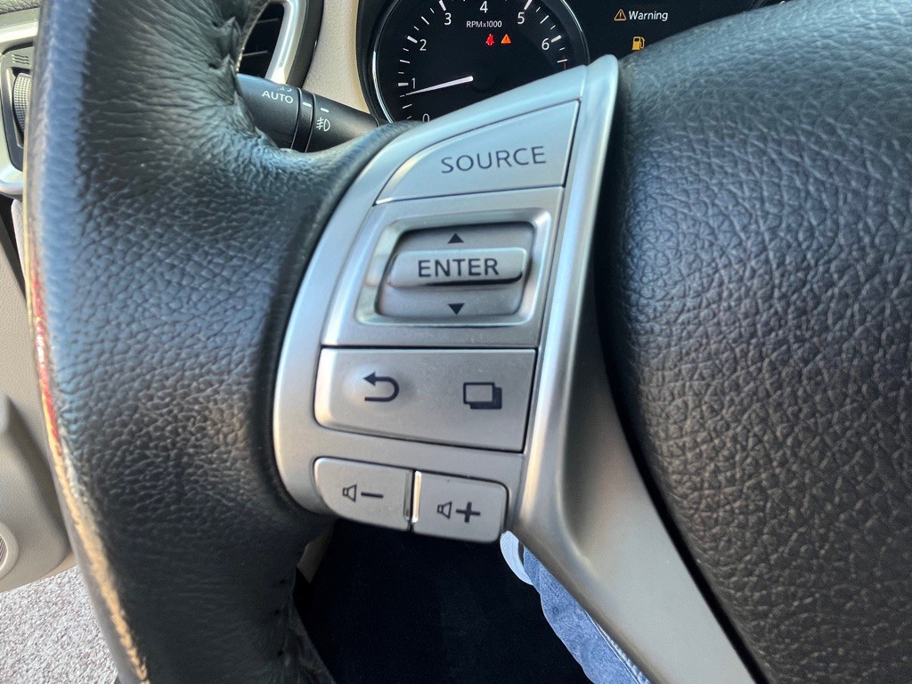 2016 Nissan Rogue Image 23