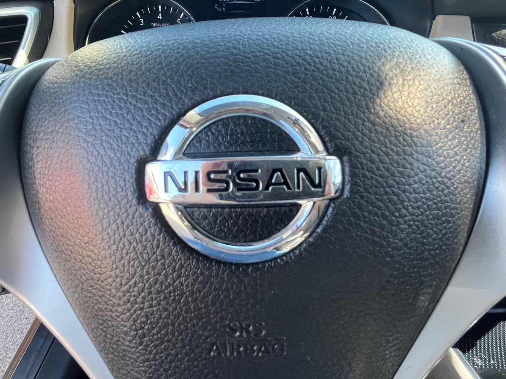 2016 Nissan Rogue Image 24