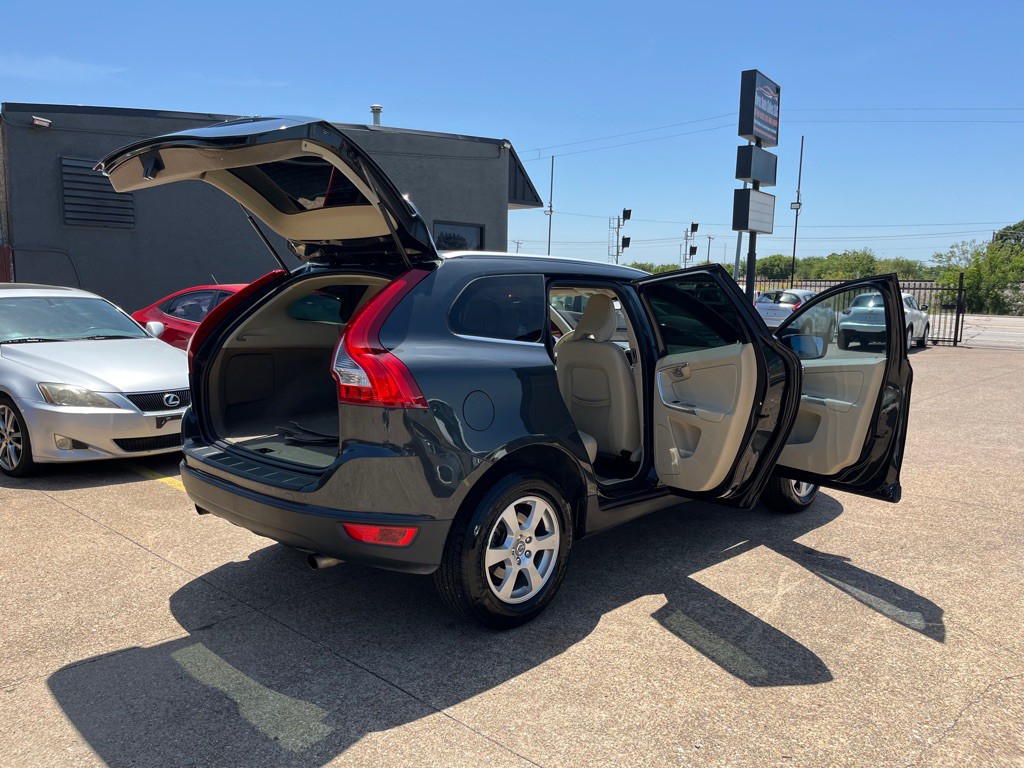 2012 Volvo XC60 Image 12