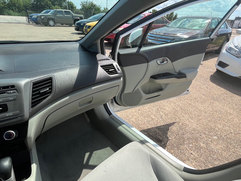 2012 Honda Civic Image 22