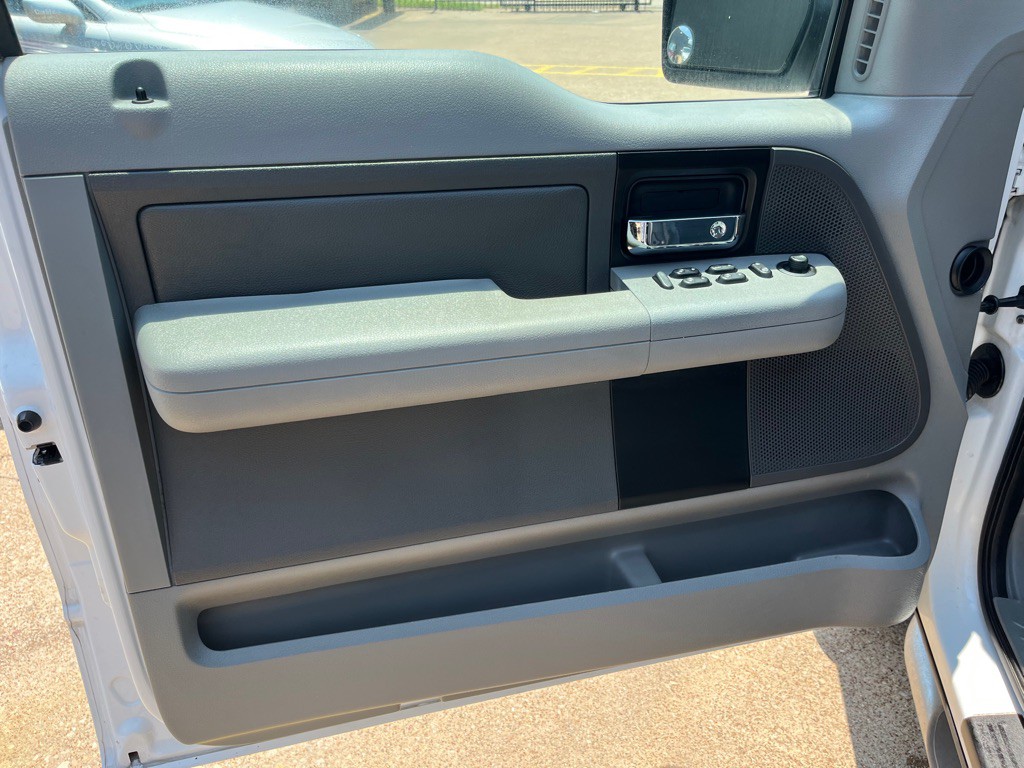2004 Ford F-150 Image 13
