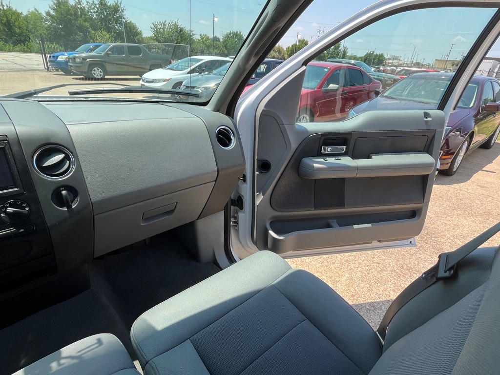2004 Ford F-150 Image 22