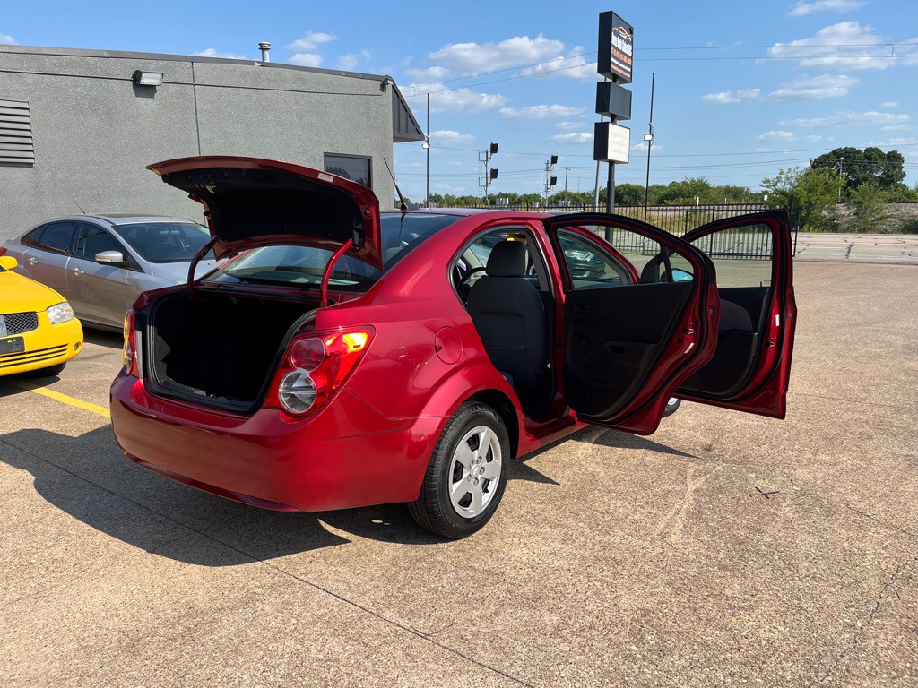 2013 Chevrolet Sonic Image 8